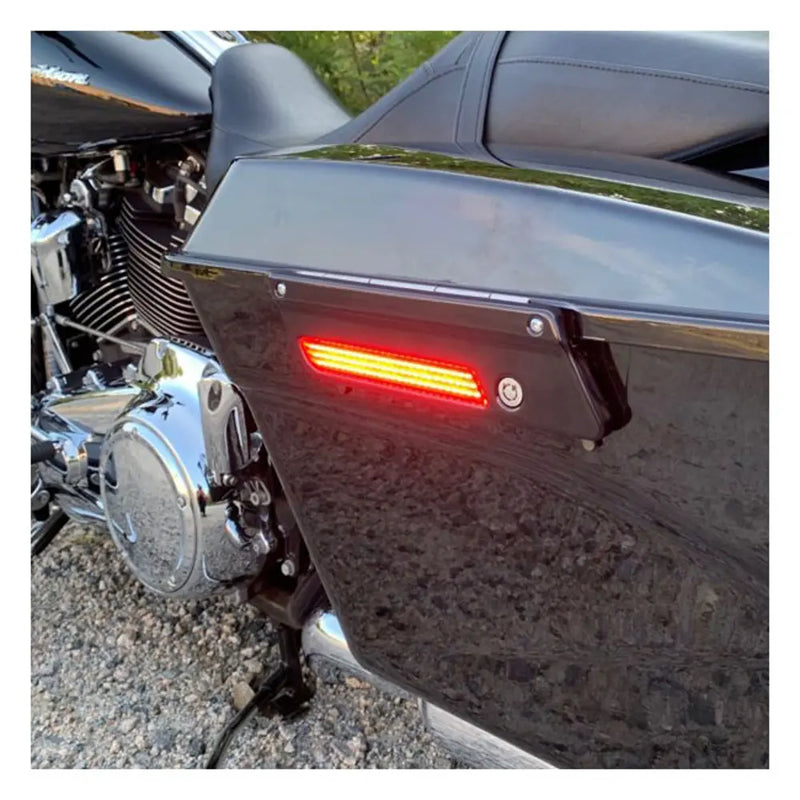 Custom Dynamics Podwójne światła LED z zatrzaskiem do sakwy o podwójnej intensywności dla motocykli Harley